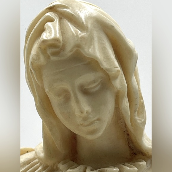 Michelangelo’s Pieta Sculpture by A. Santini: Madonna & Jesus after Crucifixion - Picture 3 of 16